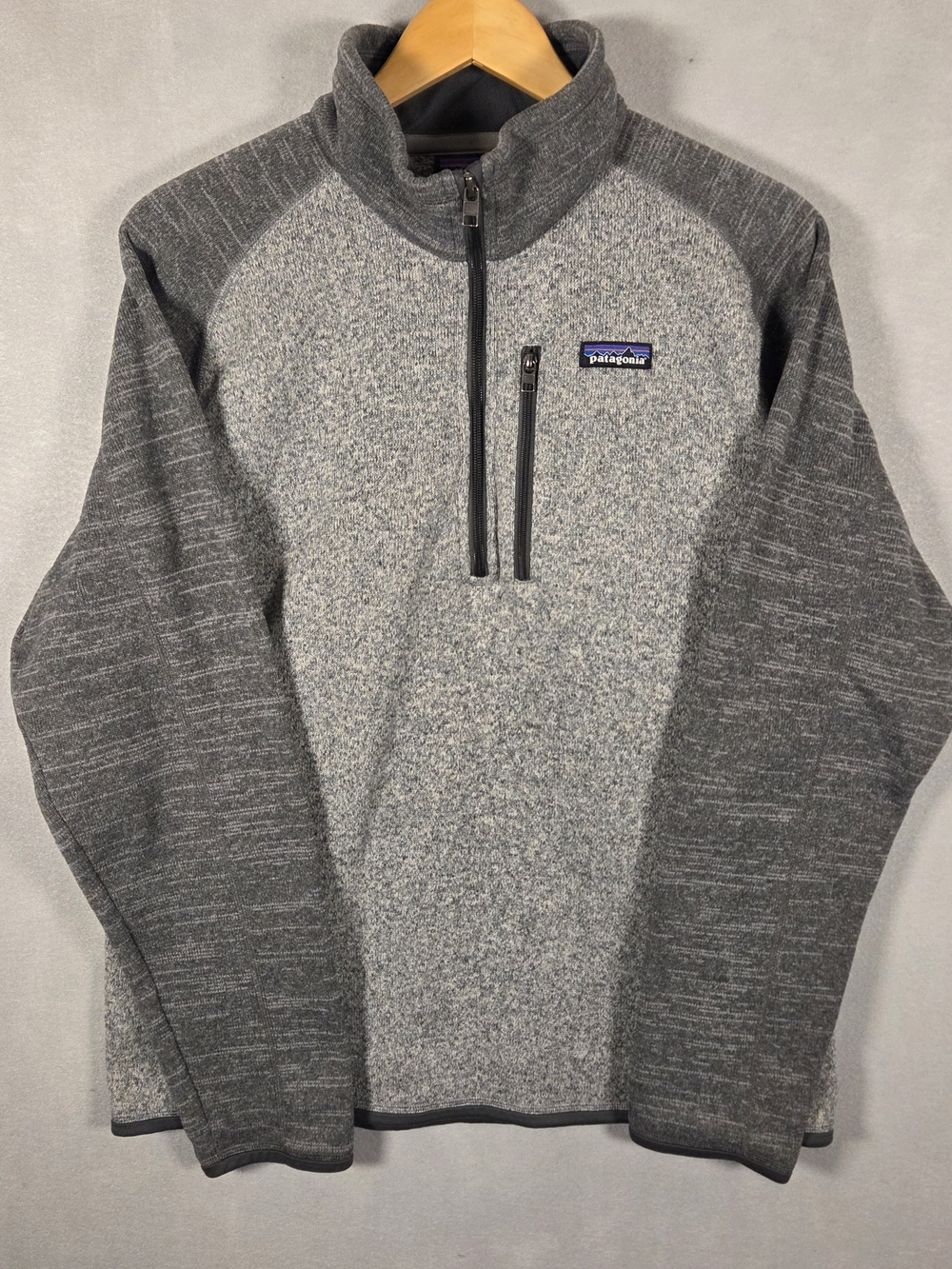 Patagonia Men's Gray Quarter-Zip Fleece Sweater (P492)